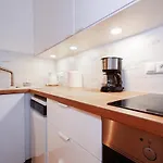 Apartment Lots Of Space Near The Presidential Palace Bratislava