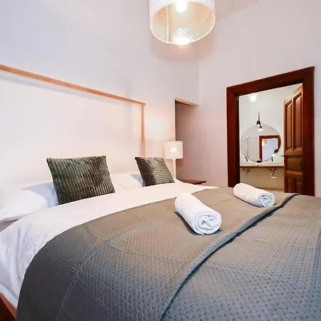 Lots Of Space Near The Presidential Palace Διαμέρισμα