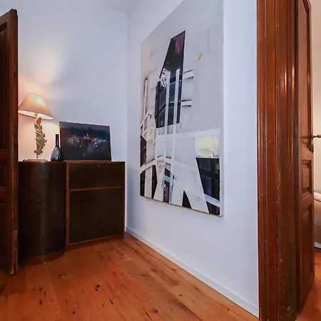 Lots Of Space Near The Presidential Palace