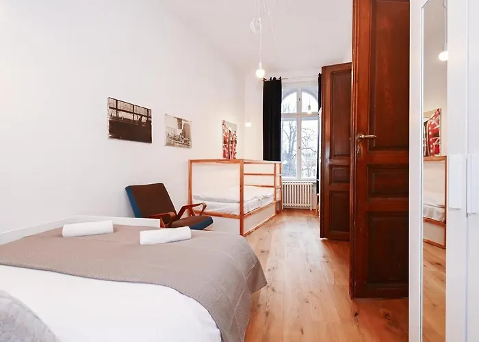 Lots Of Space Near The Presidential Palace