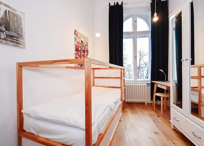 Lots Of Space Near The Presidential Palace Apartment *