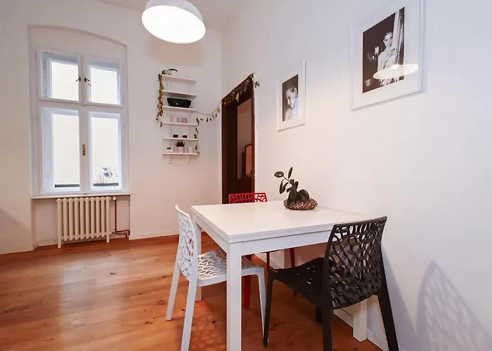 Lots Of Space Near The Presidential Palace