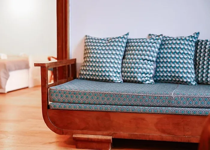 Lots Of Space Near The Presidential Palace